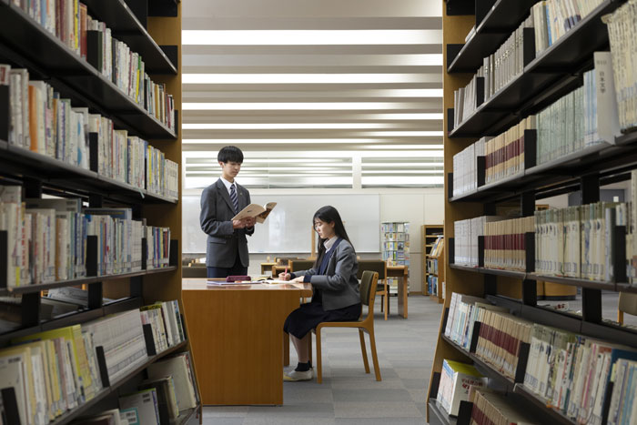 新島学園の制服